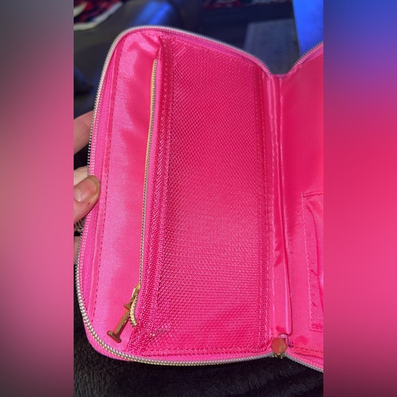 Isaac Mizrahi Pink and Black Geometric Makeup, Brushes Case - Picture 5 of 8